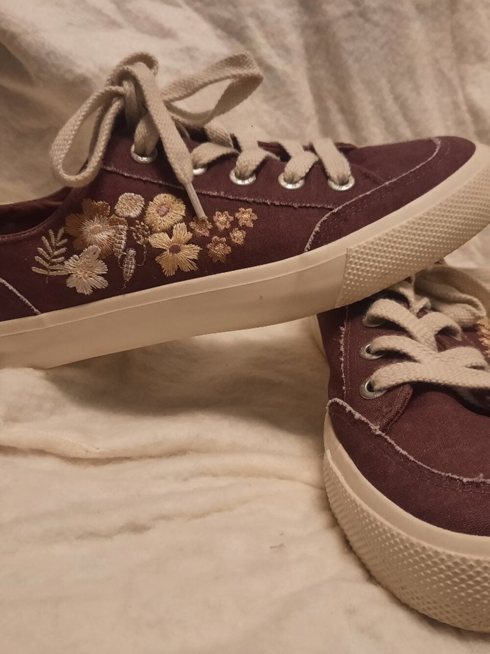 Malibu Blowfish Embroidered Sneakers size 9M
